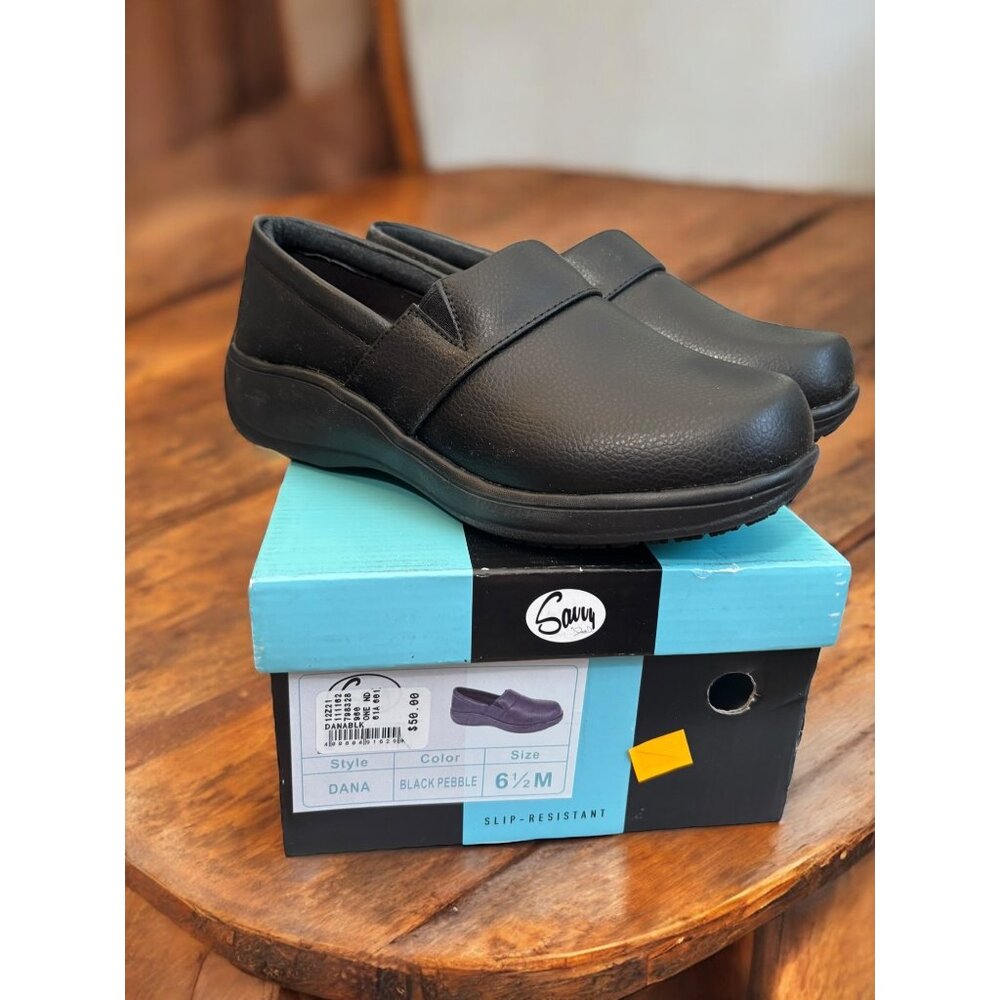 Savvy Dana Slip Resistant Nursing Clogs Womens 6.5M New Black Pebble